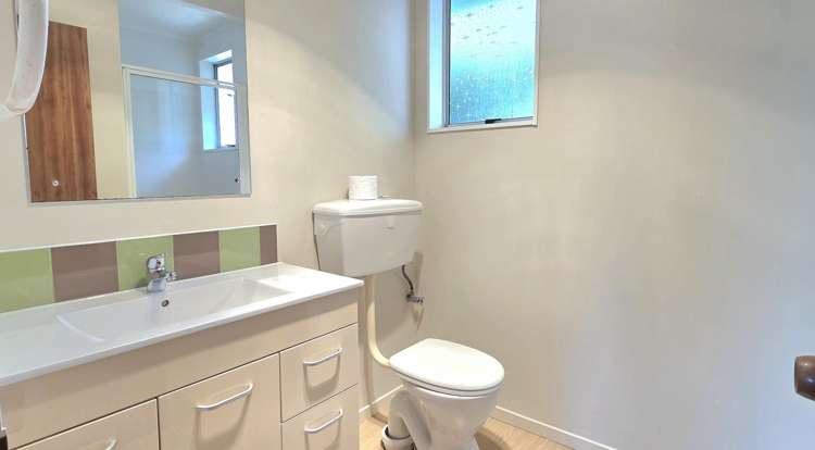 3A Spruce Grove Ranui Heights_11