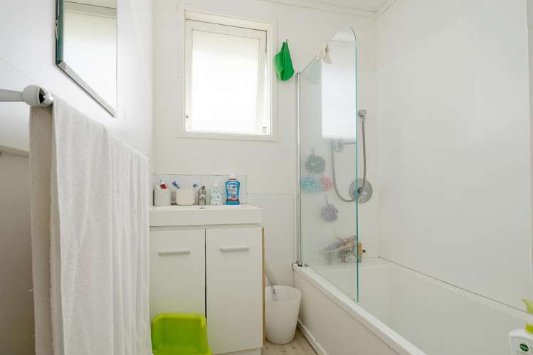 52 Robertson Road Mangere East_17