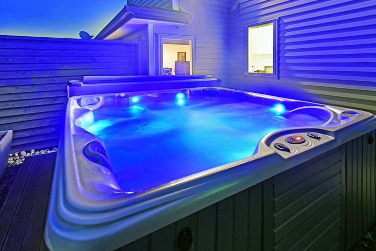 13 Fairhill Place Flat Bush_24