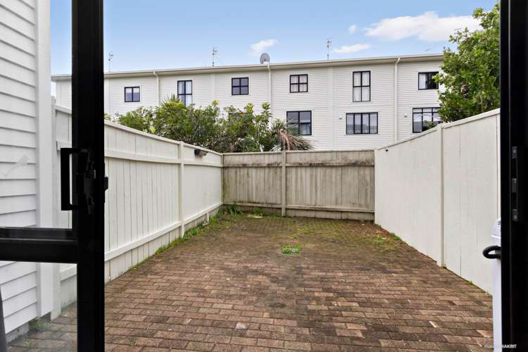 57/17 Lyon Avenue Mount Albert_4