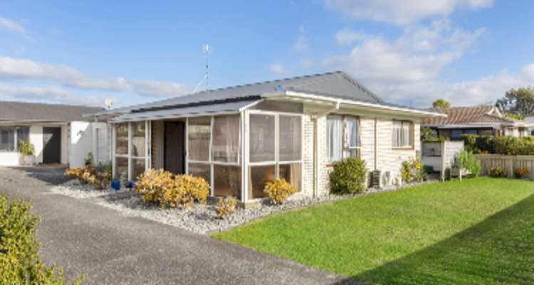 92 Florence Avenue_0