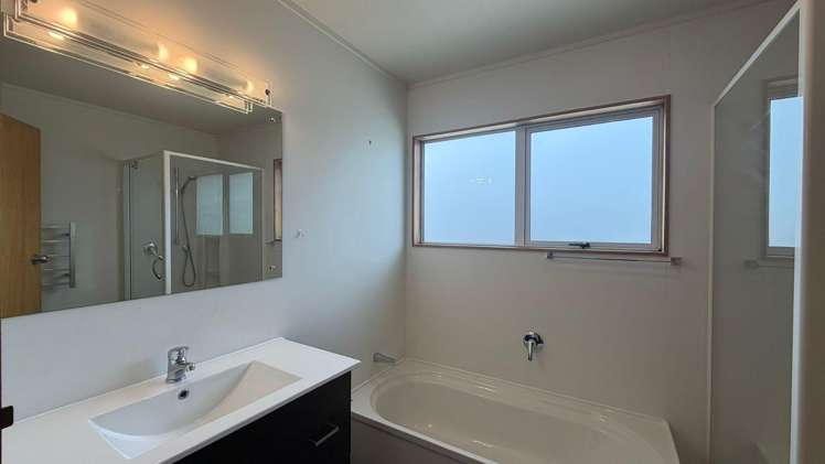  672 Peninsula Road Kelvin Heights_10