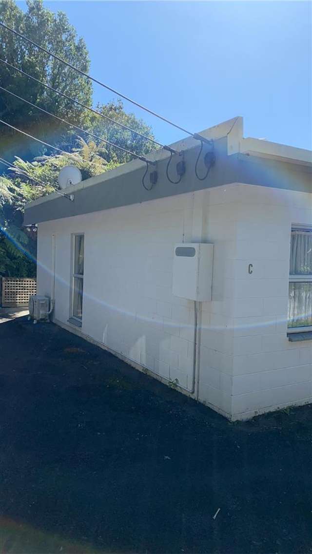 CLEAN AND TIDY 2 BEDROOM UNIT (REAR UNIT)