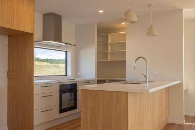 4 Bed Brick on 7,420sqm Brand New, Move in Ready