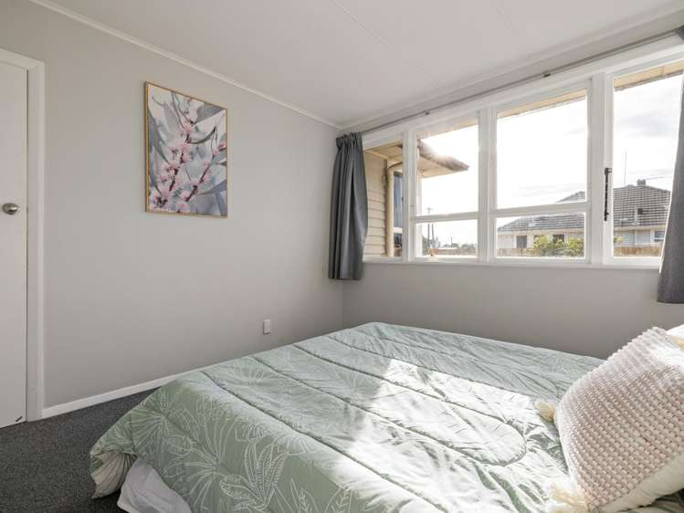 2 Yeats Crescent Fairfield_18