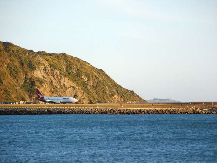 2/100 Lyall Parade Lyall Bay_10