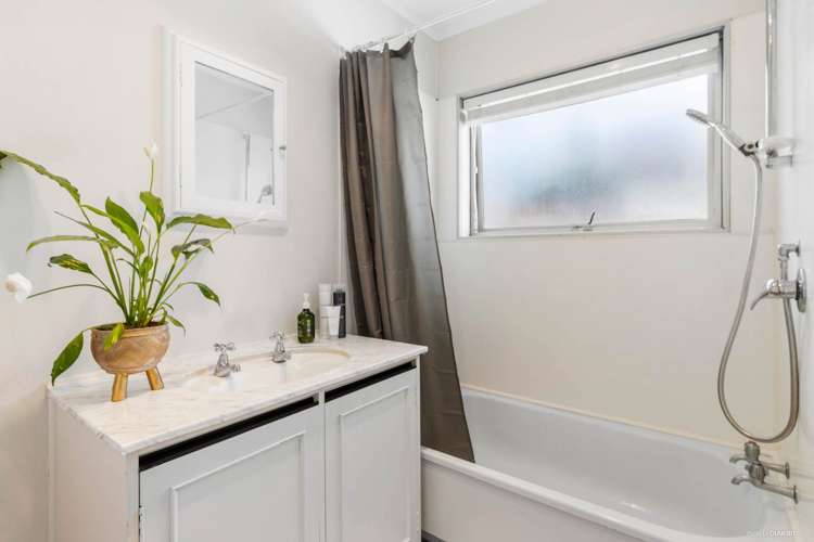 2/12 Houghton Street Meadowbank_5