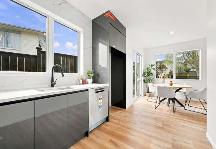 1/37 Archmillen Avenue Pakuranga Heights_2