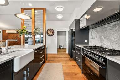 32 Joyces Road_2