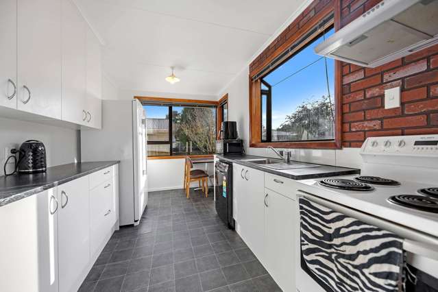 8 Ngaturi Grove Wainuiomata_4