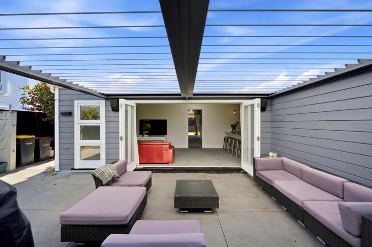 94 Holly Road St Albans_16