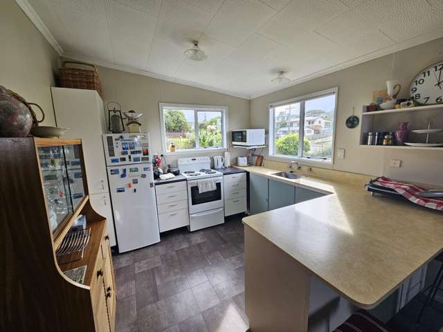 1 Ngaio Street Kaka Point_4