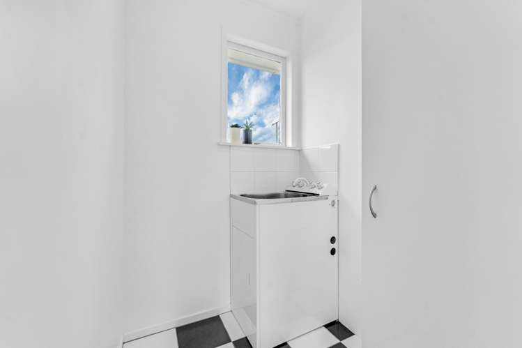 1/11 Brandon Road Glen Eden_14