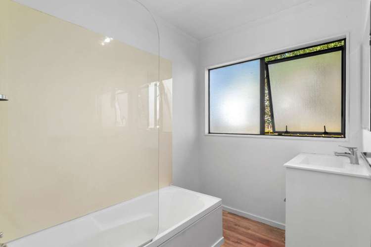 28 Barneys Farm Road Clendon Park_9