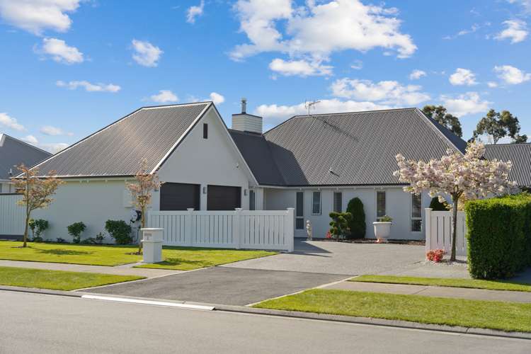 4 Barnsley Crescent West Melton_12