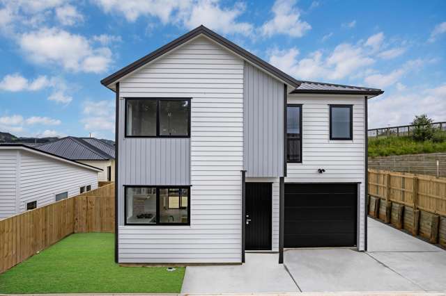 Double Storey Beauty, Move In Before Christmas!