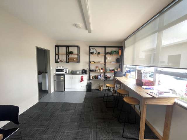 6/6 Workspace Drive Hobsonville_3