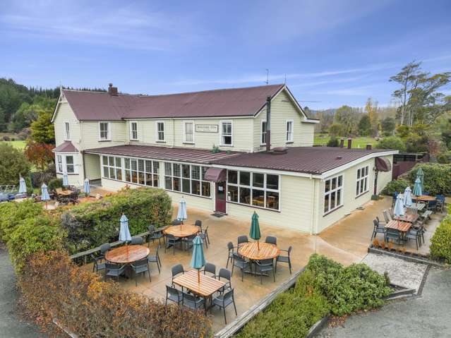 Become a part of history - Historic Inn for sale