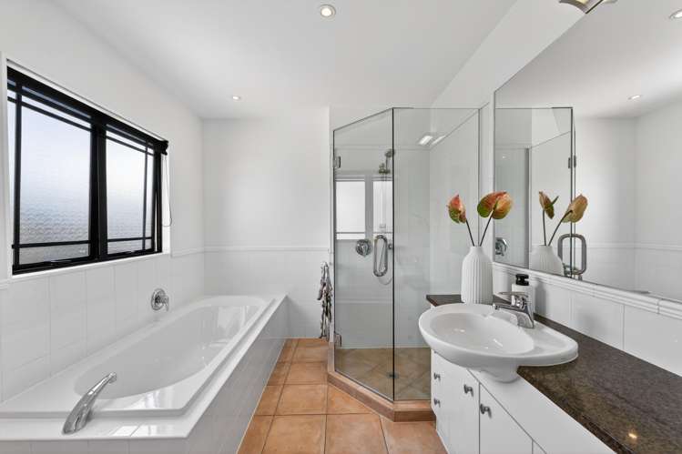 5 Midway Avenue Castor Bay_14