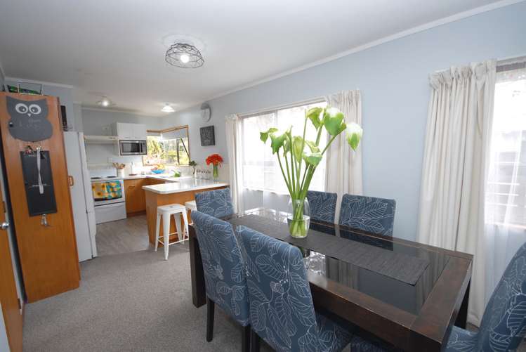 49 Chivalry Road Glenfield_3