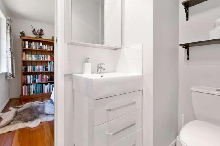 502 West Coast Road Glen Eden_11