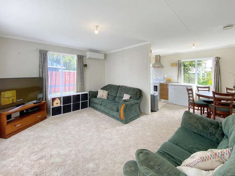 9 Coromandel Court 2144_3