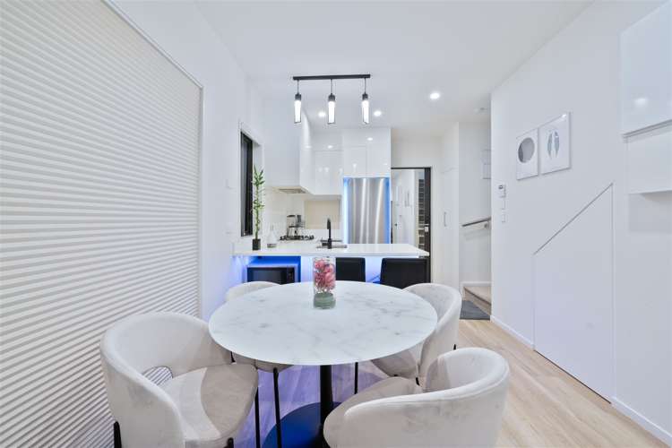 4 Treeline Lane Flat Bush_7