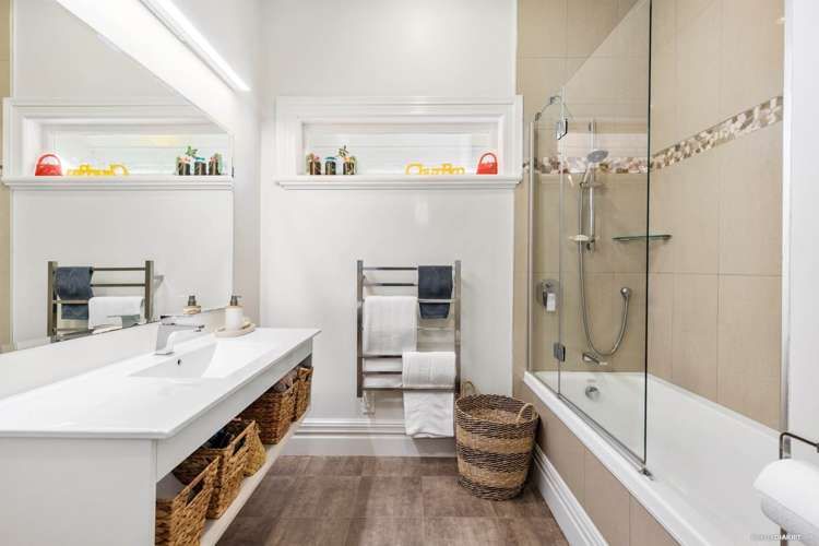 300 Kingseat Road Kingseat_16