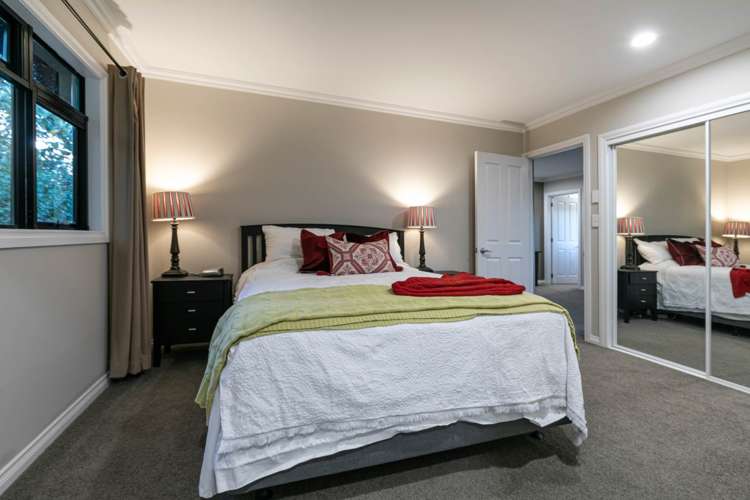 3 Oakford Park Crescent Greenhithe_21