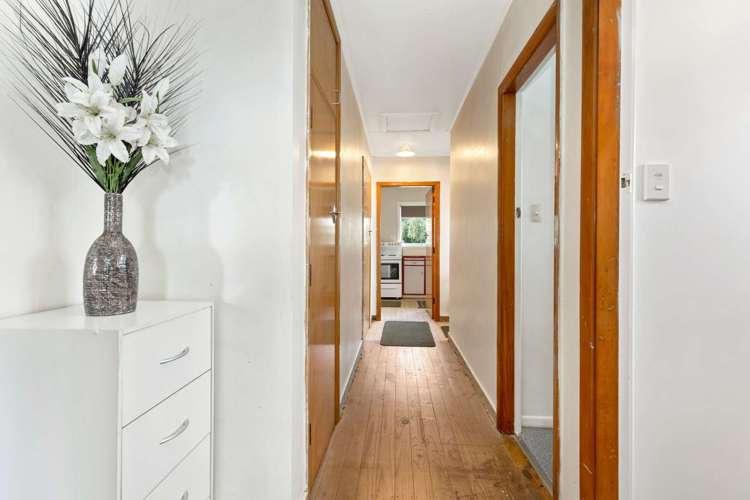 38 Tennyson Crescent Stoke_6