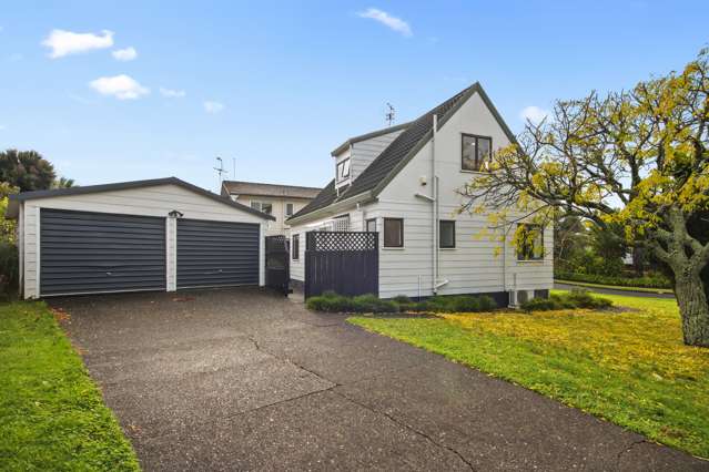 2/6 Gosford Drive Botany Downs_1