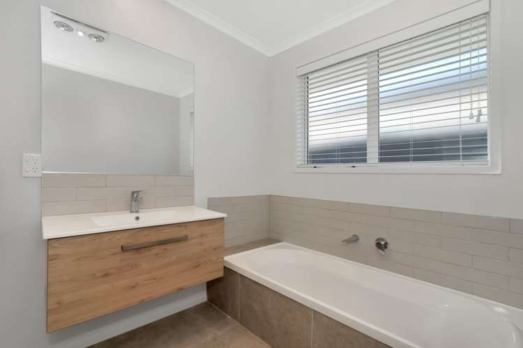 16 Empire Crescent Papamoa_12