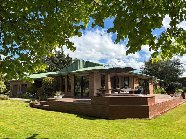 867 Hundred Line Road East South Hillend_4