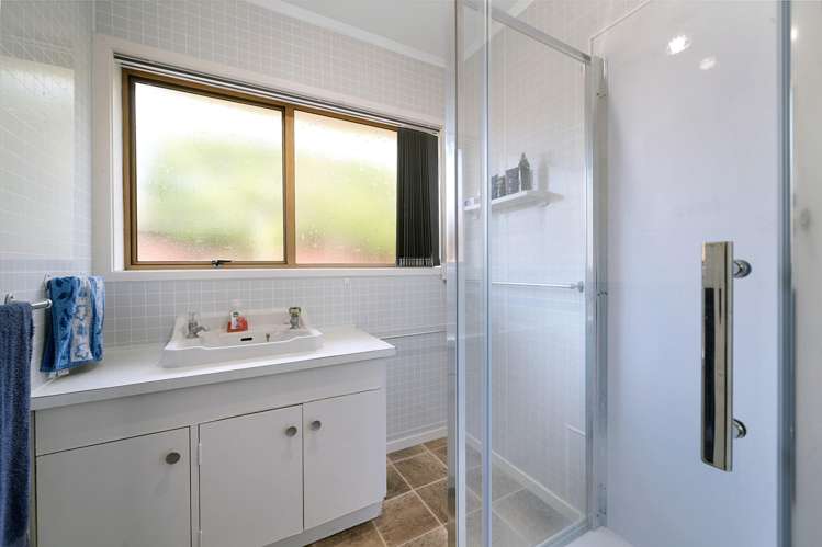 2/2 Vodanovich Road Te Atatu South_11