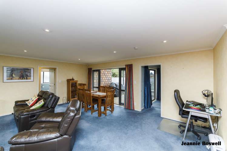 3 Walnut Grove Kelvin Grove_7