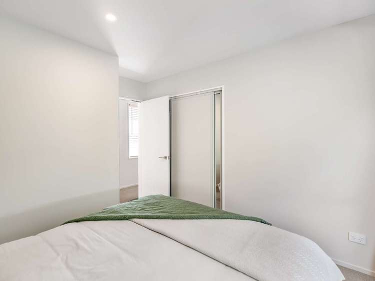 72 Sunline Avenue Lincoln_18