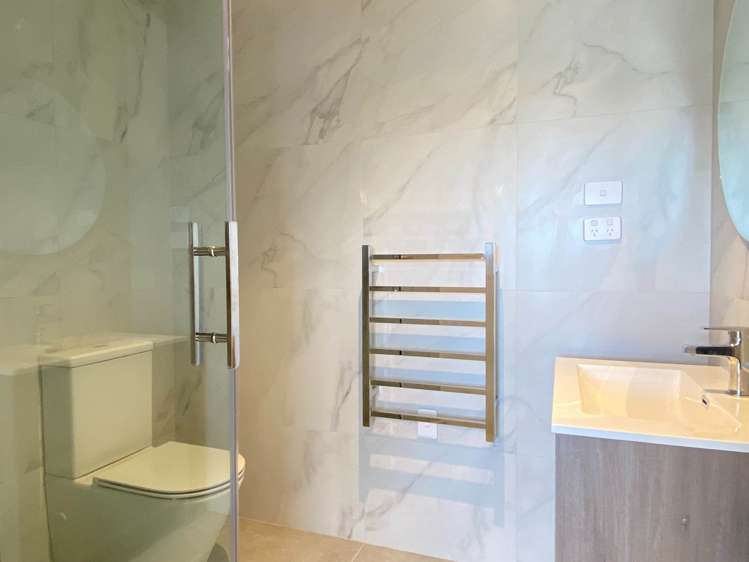 14/12 Onewa Road Northcote_10