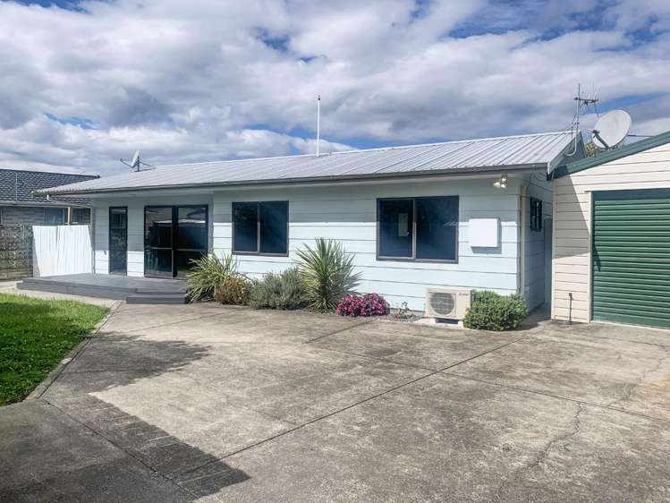 2/1002 Southland Road 10495_0