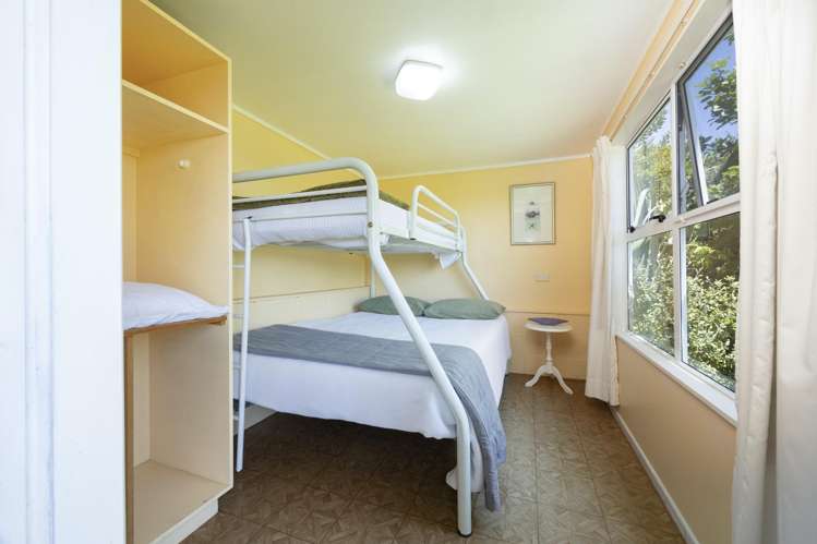 54 Rayner Road Piha_14