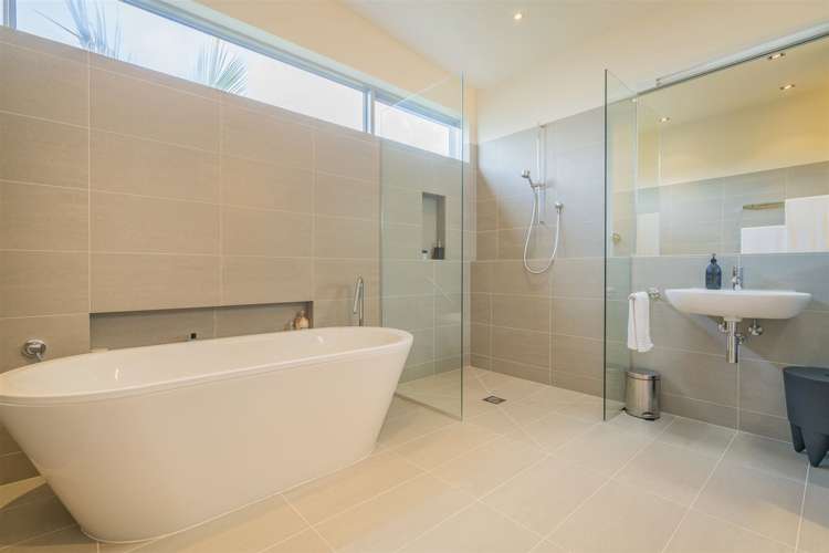 28 Radar Road Hot Water Beach_16