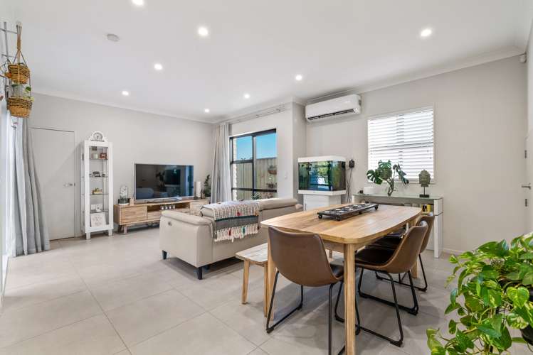 7 Matairangi Avenue Totara Heights_18