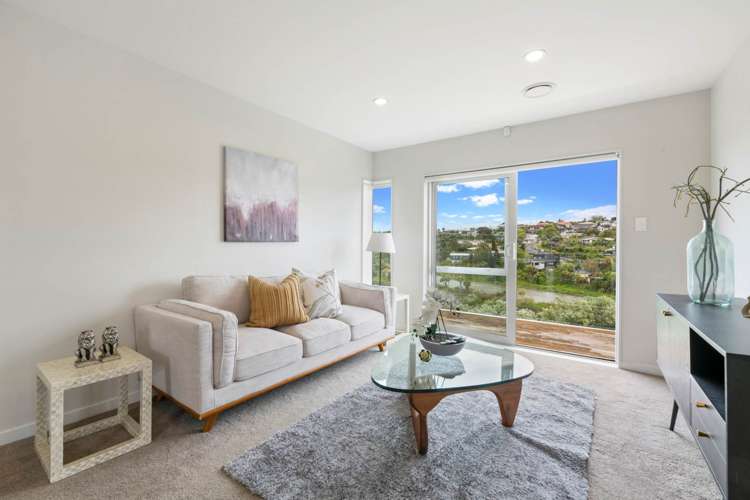 24 Remuremu Street Long Bay_31