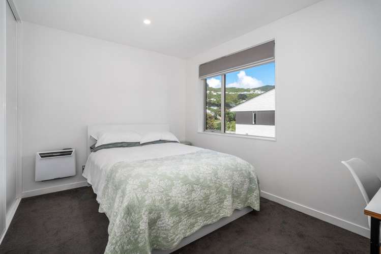 11/8 Thatcher Crescent, Crofton Downs_11