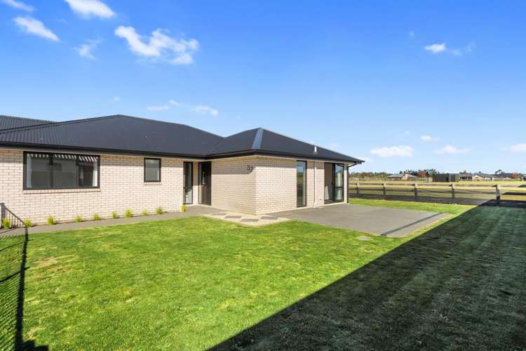 32 Plover Avenue Amberley_14