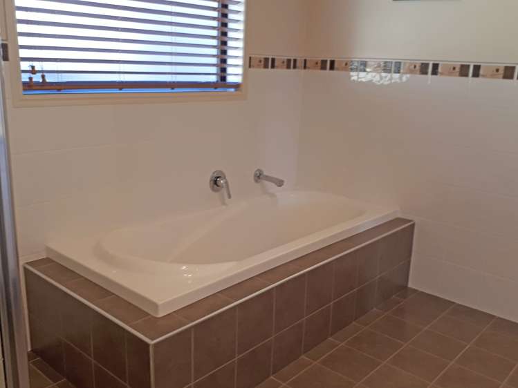 10 Acornia Close Ohauiti_13