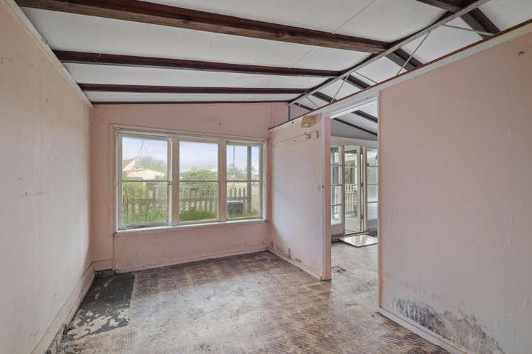 2 Holden Avenue Holdens Bay_17