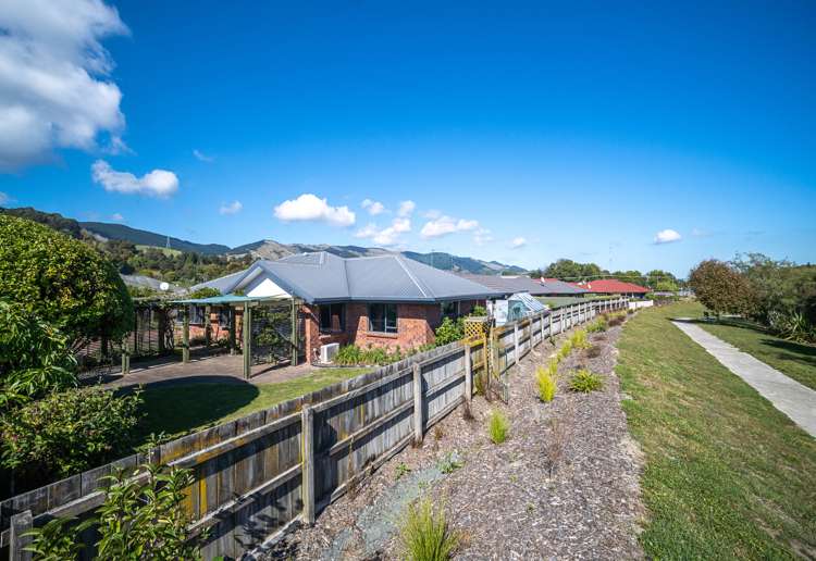 74 Kingsford Drive Stoke_18