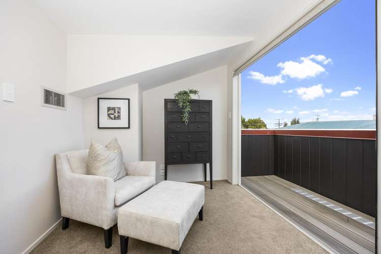2/19 Seaview Avenue Northcote_19