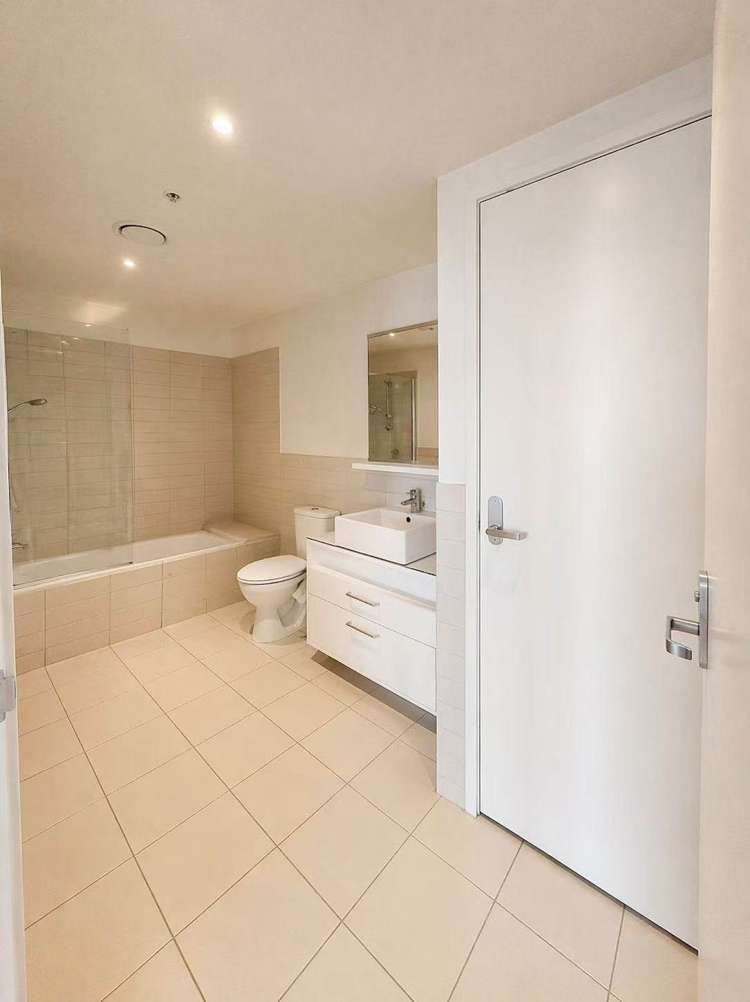 1304/30 Beach Road City Centre_10