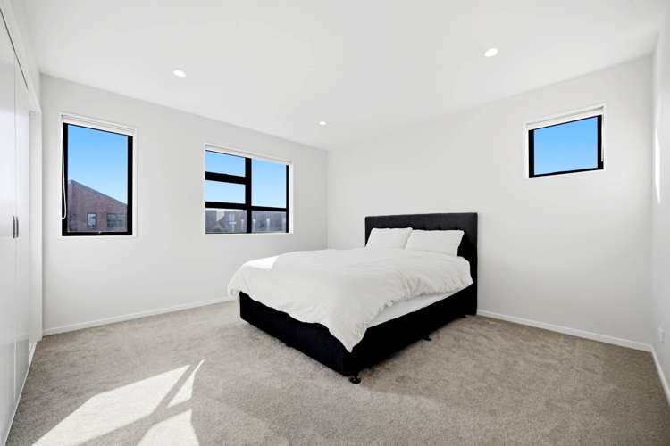 2 Whakatere Lane Hobsonville_10